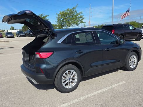 Used 2022 Ford Escape SE w/ Cold Weather Package image 5