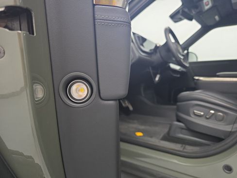 Used 2022 Rivian R1S Launch Edition AWD/4WD image 32