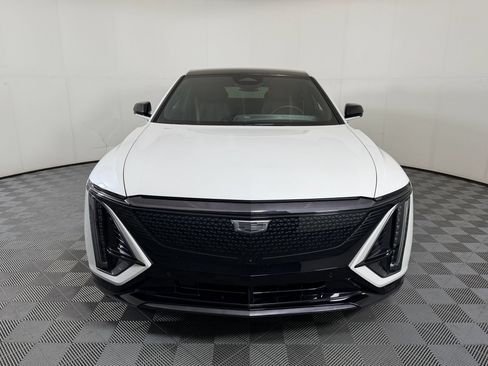 Used 2024 Cadillac Lyriq Sport RWD image 7