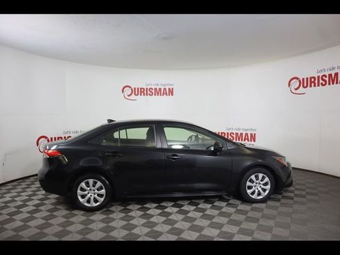 Used 2022 Toyota Corolla LE FWD image 10