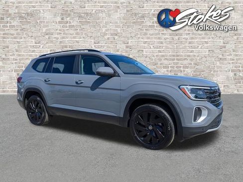 Certified 2025 Volkswagen Atlas SE w/ Black Wheel Package image 31