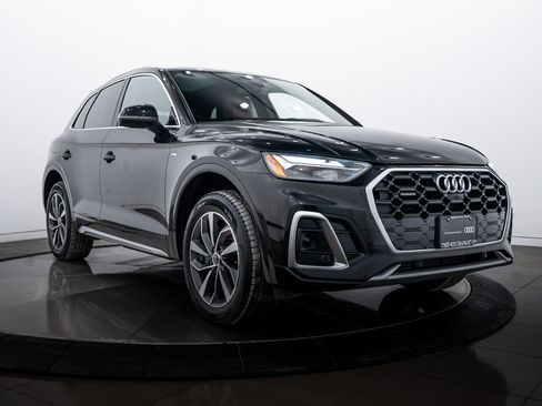 Certified 2023 Audi Q5 2.0T Premium Plus w/ Premium Plus Package image 2