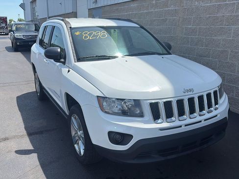 Used 2017 Jeep Compass Sport w/ Power Value Group FWD image 2