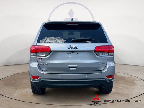 Used 2019 Jeep Grand Cherokee Laredo w/ Laredo X Package AWD/4WD image 4