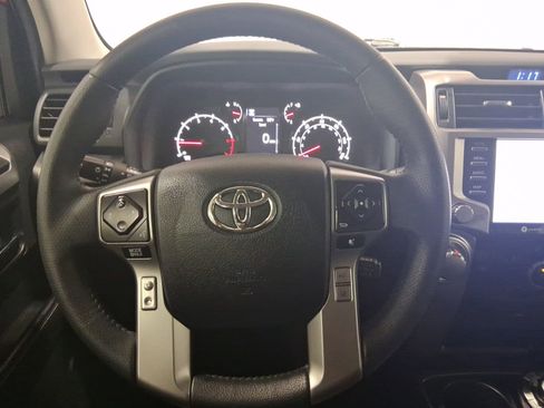 Used 2023 Toyota 4Runner SR5 AWD/4WD image 21