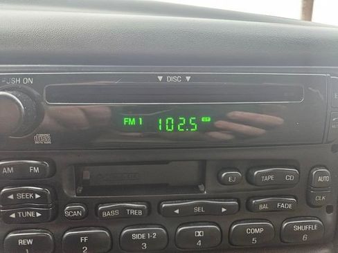 Used 2004 Ford F250 XL image 19