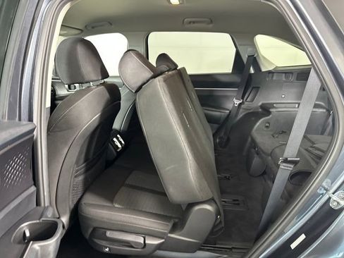 Used 2022 Kia Sorento LX image 25