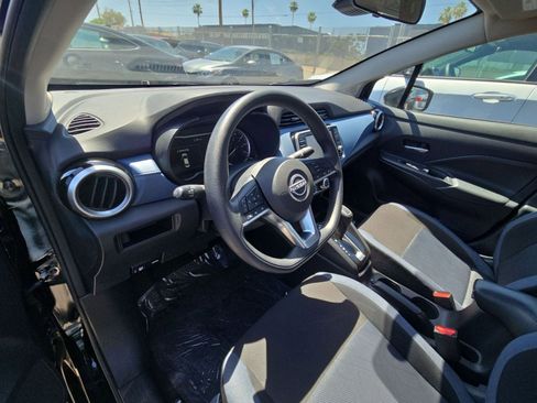 Used 2025 Nissan Versa SV FWD image 28