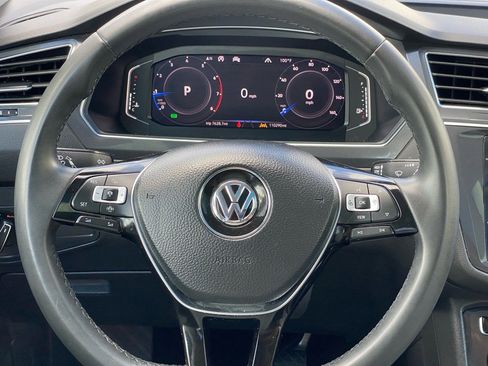 Used 2020 Volkswagen Tiguan SEL image 17