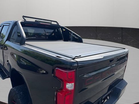 Used 2021 Chevrolet Silverado 1500 LT Trail Boss AWD/4WD image 15