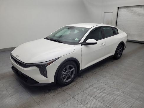 Used 2025 Kia K4 FWD image 2