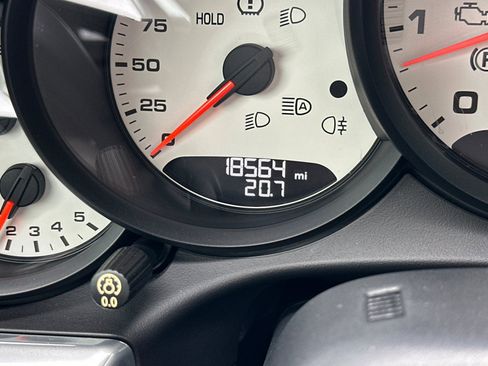 Certified 2019 Porsche 911 Carrera 4S w/ Sport Package image 25