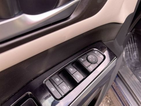 Used 2023 Nissan Pathfinder SL AWD/4WD image 24