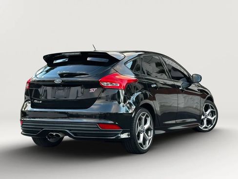 Used 2016 Ford Focus ST FWD image 2