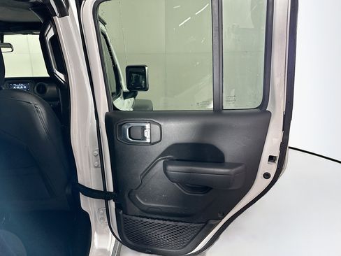 Used 2022 Jeep Wrangler Sport S image 28