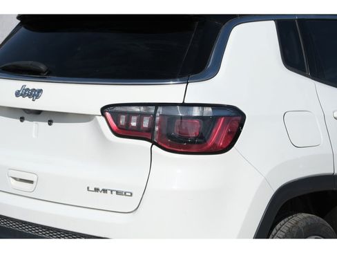 Used 2018 Jeep Compass Limited w/ Navigation Group AWD/4WD image 35