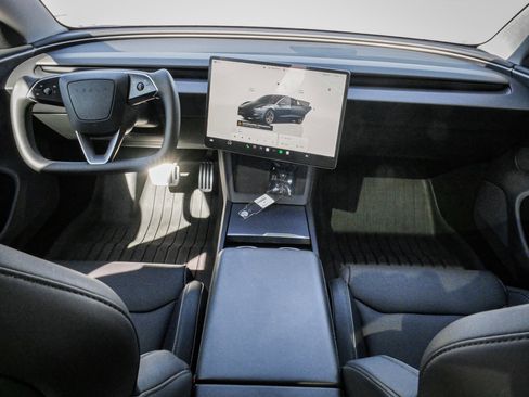 Used 2024 Tesla Model 3 Performance image 28