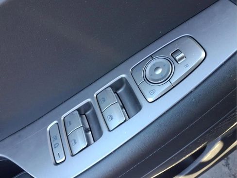 Used 2025 Hyundai Palisade SEL AWD/4WD image 17