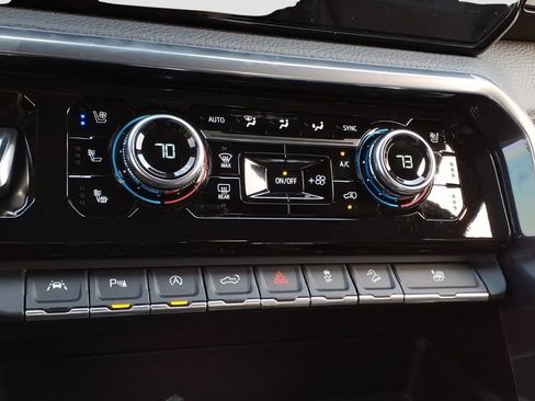 Used 2022 GMC Sierra 1500 Denali AWD/4WD image 16