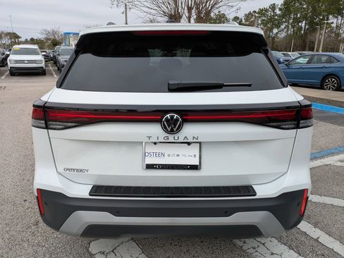 New 2026 Volkswagen Tiguan S FWD image 5
