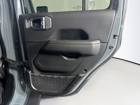 Used 2025 Jeep Wrangler Sahara image 29