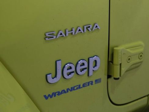 Used 2023 Jeep Wrangler Unlimited Sahara w/ Cold Weather Group AWD/4WD image 13