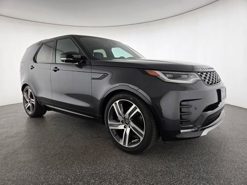 Certified 2023 Land Rover Discovery Metropolitan Edition AWD/4WD image 15