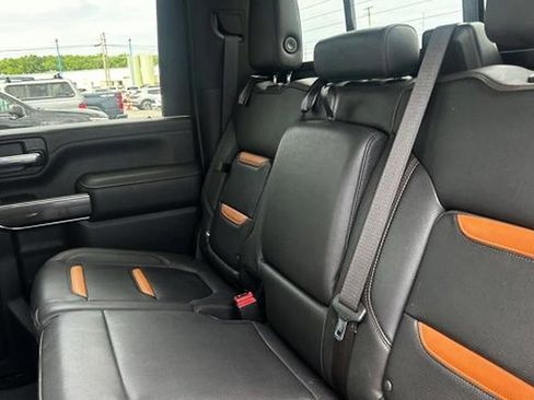 Used 2023 GMC Sierra 2500 AT4 w/ AT4 Premium Plus Package AWD/4WD image 8