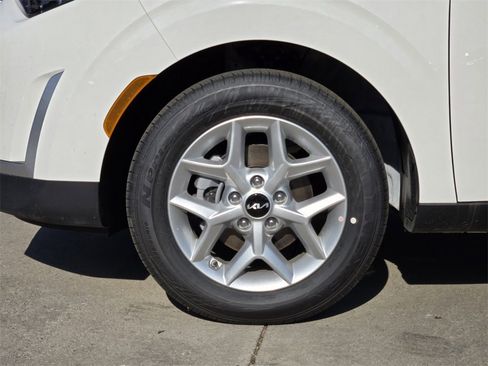 New 2025 Kia Soul S image 8