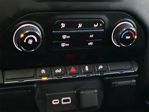 Used 2022 Chevrolet Silverado 1500 Custom image 15