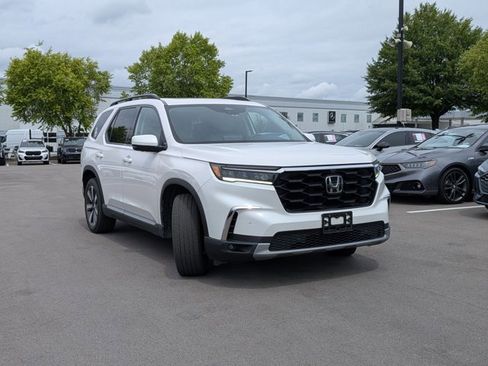 Used 2023 Honda Pilot Elite image 3