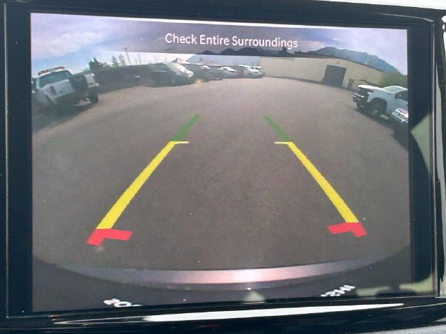 Used 2023 Chrysler Pacifica Touring-L FWD image 14