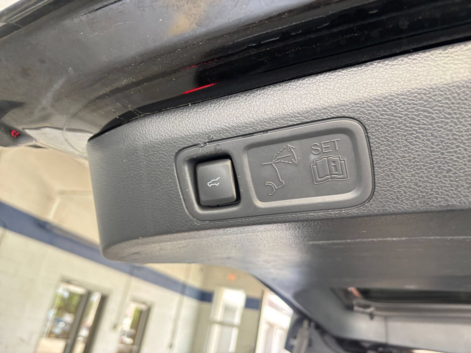 Used 2024 Ford Expedition Limited RWD image 24