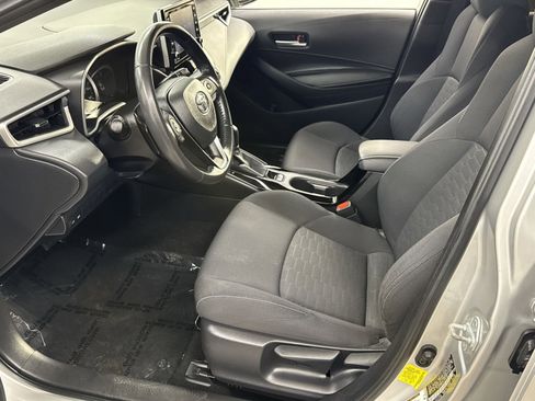 Used 2019 Toyota Corolla SE w/ Carpet Mat Package image 2