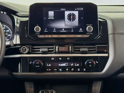 Used 2024 Nissan Pathfinder SV FWD image 15