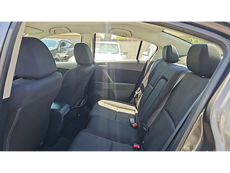Used 2013 MAZDA MAZDA3 i Touring FWD image 11