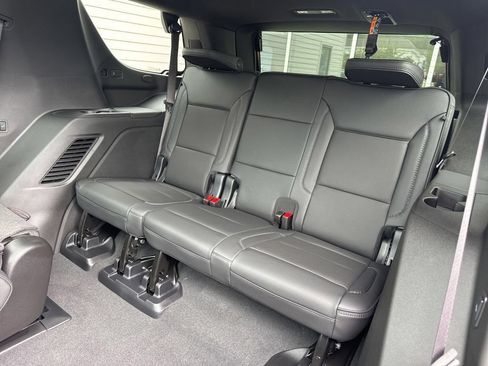 Used 2026 GMC Yukon Denali w/ Sun & Power Step Package AWD/4WD image 37