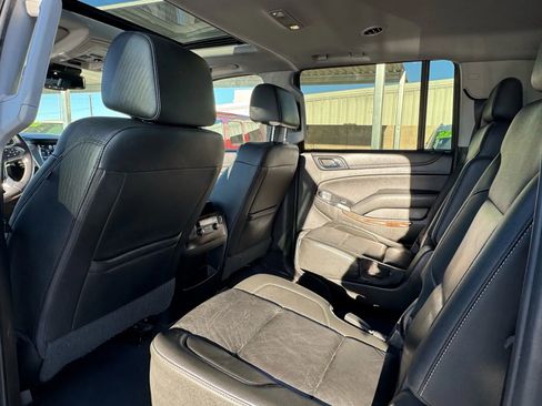 Used 2019 Chevrolet Suburban LT image 14
