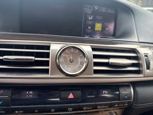 Used 2013 Lexus LS 460 w/ Comfort Pkg image 22