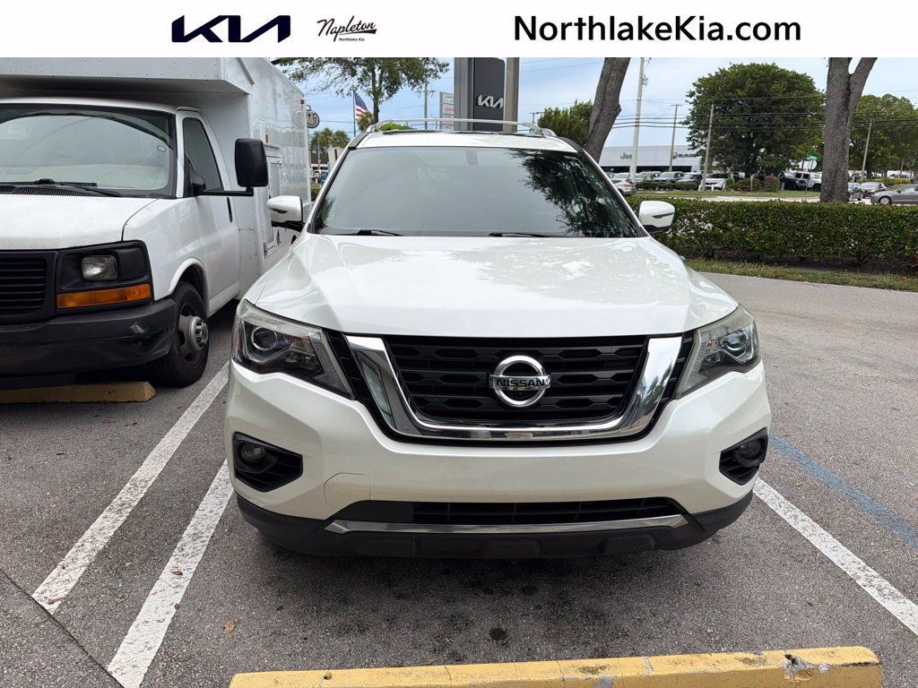 Used 2019 Nissan Pathfinder Platinum w/ Cargo Package FWD image 1
