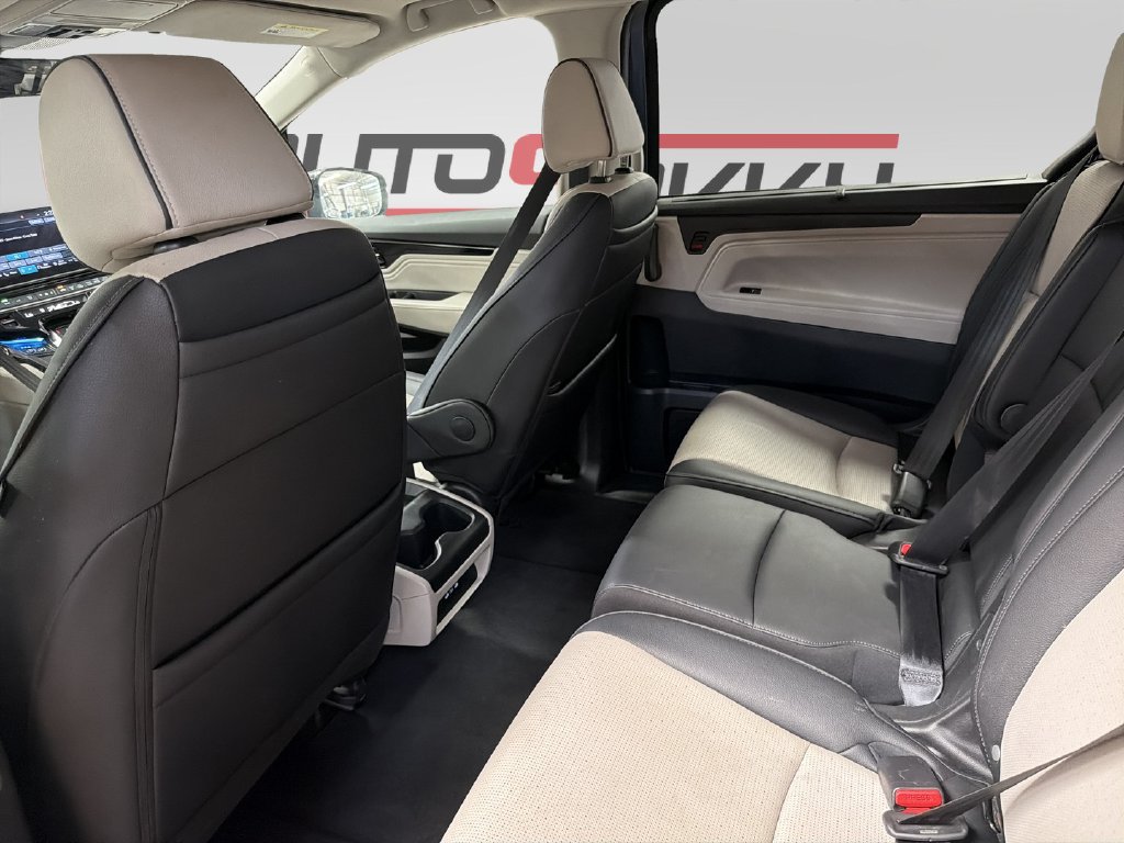 Used 2025 Honda Odyssey Elite image 16