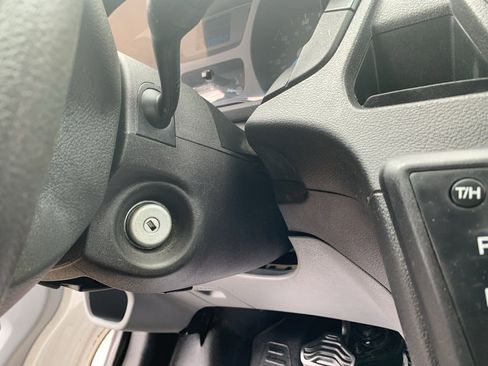 Used 2017 Ford Transit 350 148 Medium Roof image 18