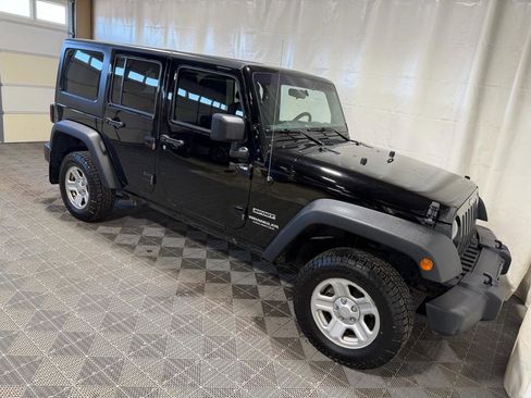 Used 2017 Jeep Wrangler Unlimited Sport w/ Connectivity Group AWD/4WD image 10