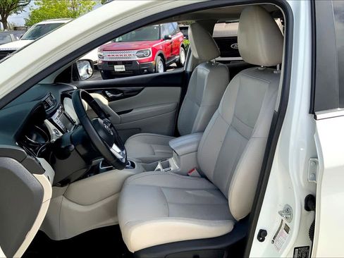 Used 2019 Nissan Rogue Sport SL w/ Premium Package image 8