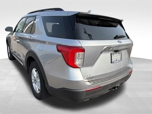 Used 2020 Ford Explorer XLT w/ Comfort Package AWD/4WD image 5