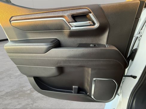 Certified 2022 Chevrolet Silverado 1500 LTZ w/ Z71 Off-Road Package image 28