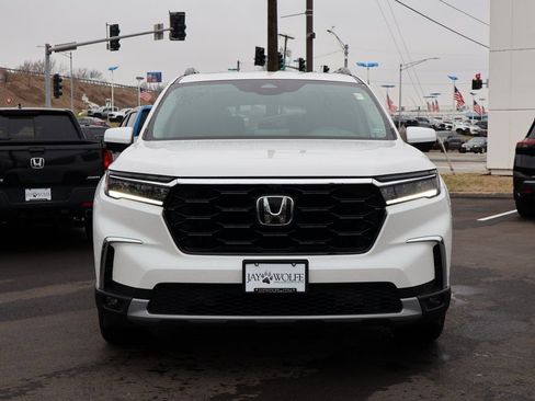 Certified 2025 Honda Pilot Elite image 2