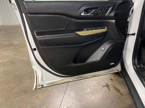 Certified 2019 GMC Acadia Denali w/ Technology Package AWD/4WD image 16