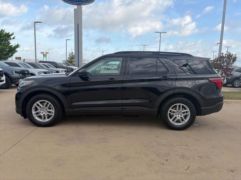 New 2026 Ford Explorer Active image 2