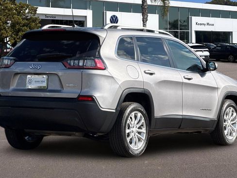 Used 2019 Jeep Cherokee Latitude w/ Popular Appearance Group image 4